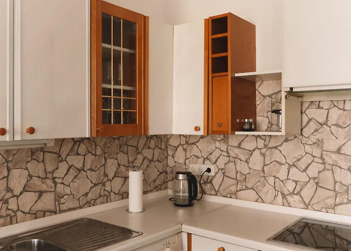 Designer Historical 2bd By Mitte Apartment