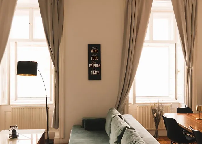 Designer Historical 2bd By Mitte Wien