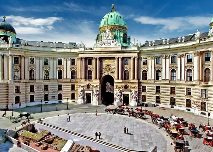 Designer Historical 2bd By Mitte Apartment