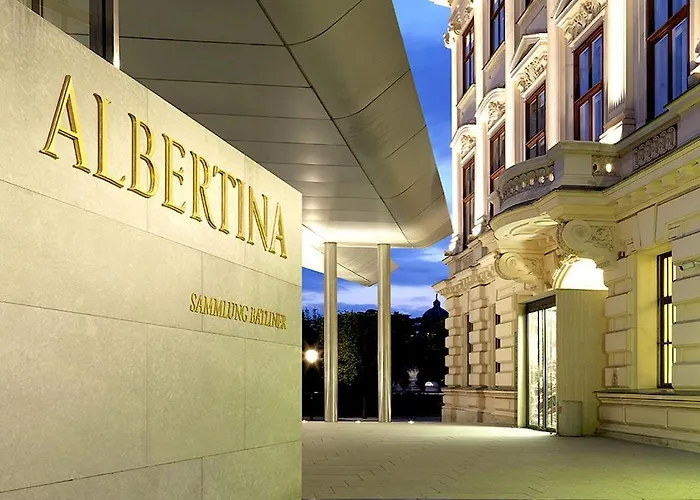 Designer Historical 2bd By Mitte * Wien