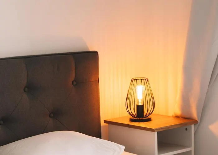 Apartment Designer Historical 2bd By Mitte