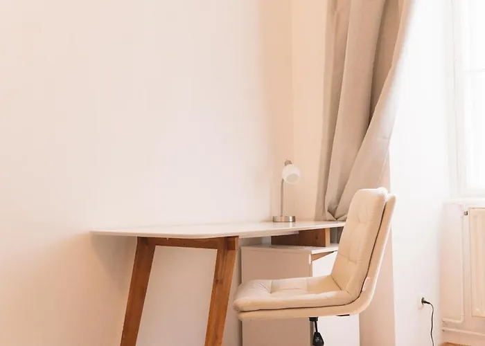 Designer Historical 2bd By Mitte *